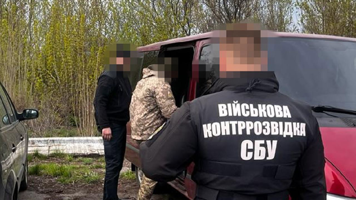 СБУ затримала кримчанина, який шпигував за бойовою авіацією України